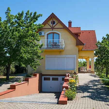 Balaton Vendeghaz Penzion